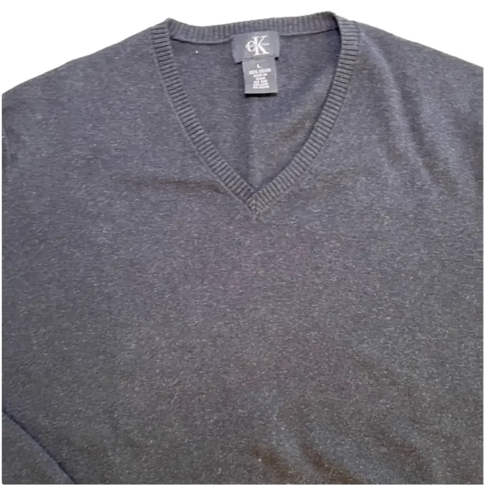 Calvin Klein charcoal black 100% cotton v-neck sweater, EUC size L